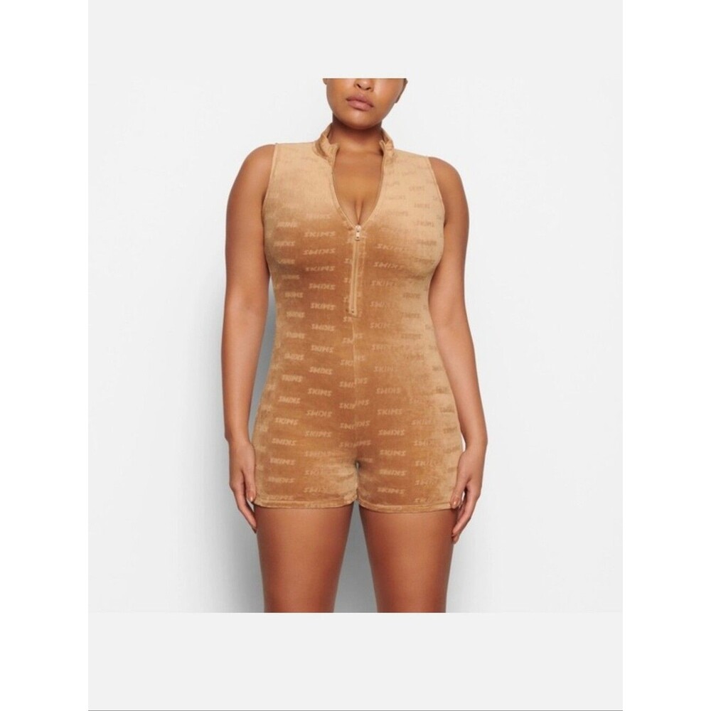 NWT NEW Skims LOGO VELOUR SHORT ONESIE CAMEL TAN BROWN 3X 3XL